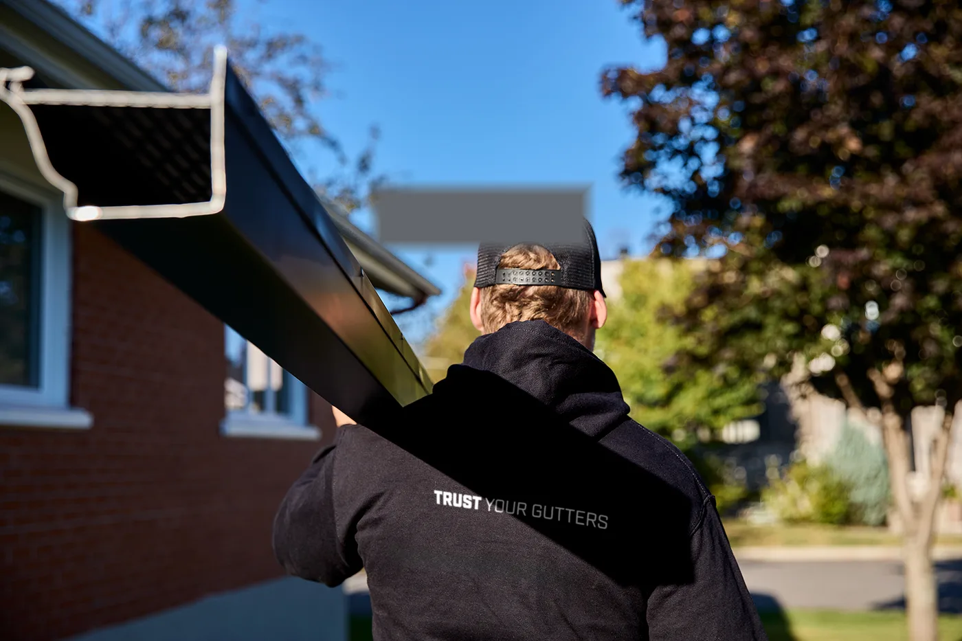 Installation de gouttières adaptée à votre maison par notre équipe locale